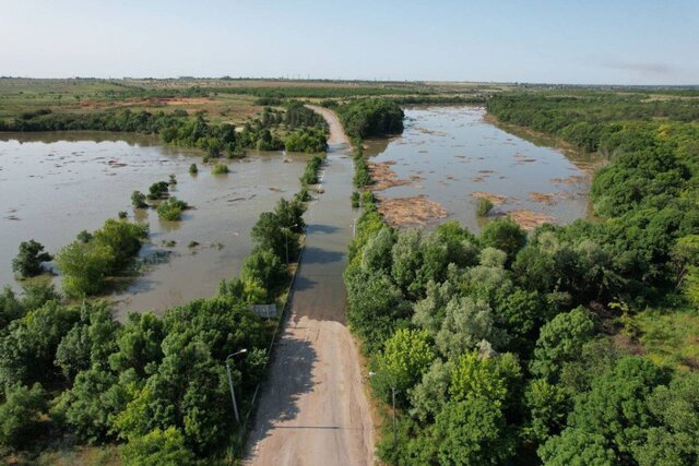 Разрушена плотина Каховской ГЭС в Херсонской области. Вода затапливает населенные пункты. Посмотрите, что там происходит. Фото и видео