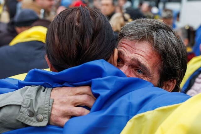 Война. 1711-й день. Эвакуированные жители Алешек приехали в Украину. После российских ударов по энергетике тысячи семей в стране остались без света